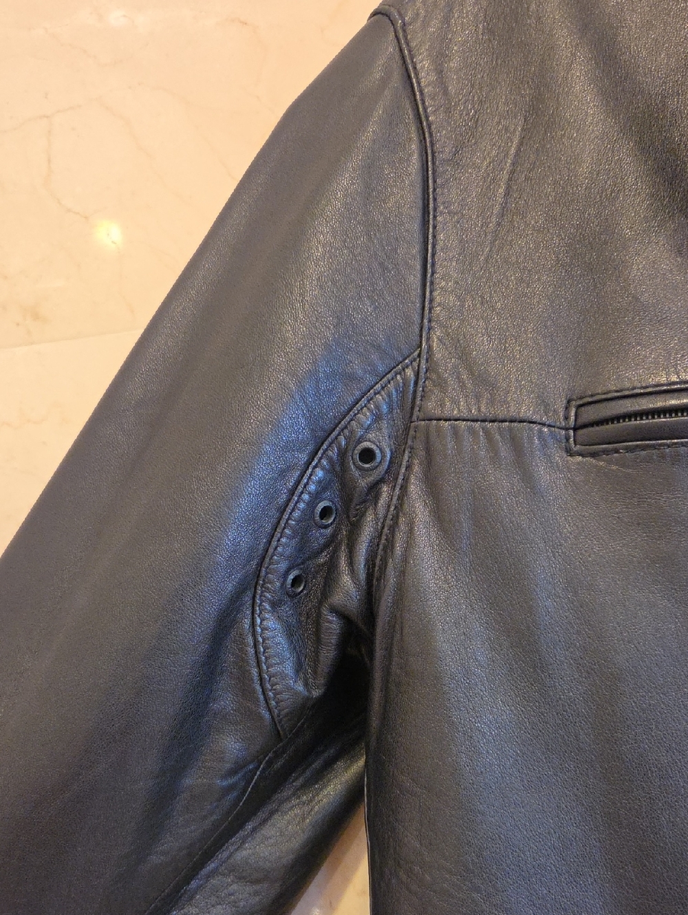 MEN'S TOMMY HILFIGER BLACK 100% LEATHER JACKET COAT SZ SMALL $495 - Picture 6 of 8